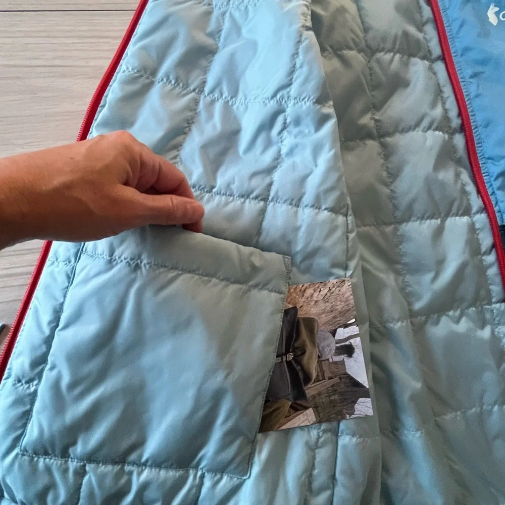 Cotopaxi Multi-blues Reversible Hooded Puffer Vest - Picture 8 of 11